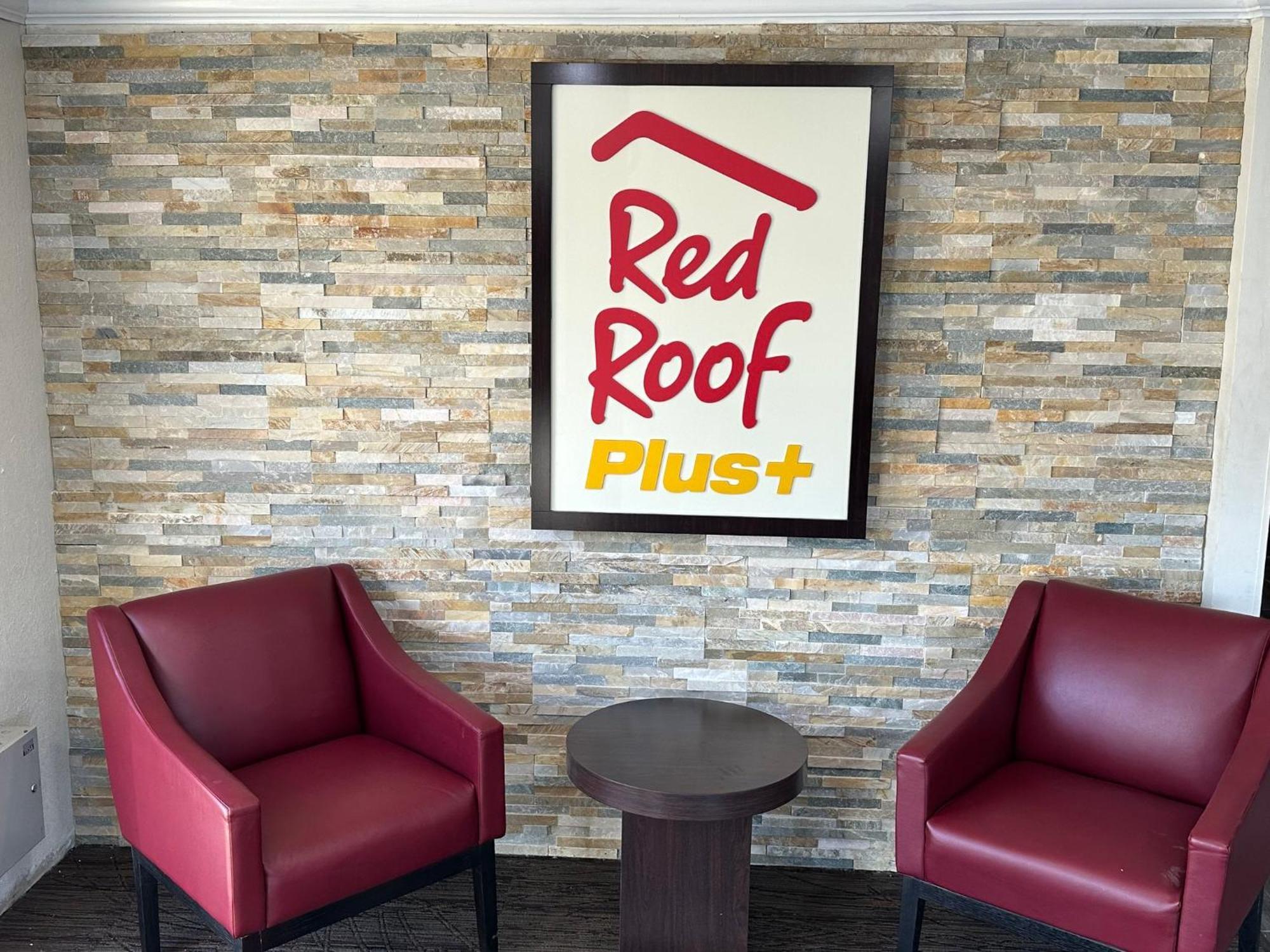 Red Roof Plus Belleville Εξωτερικό φωτογραφία